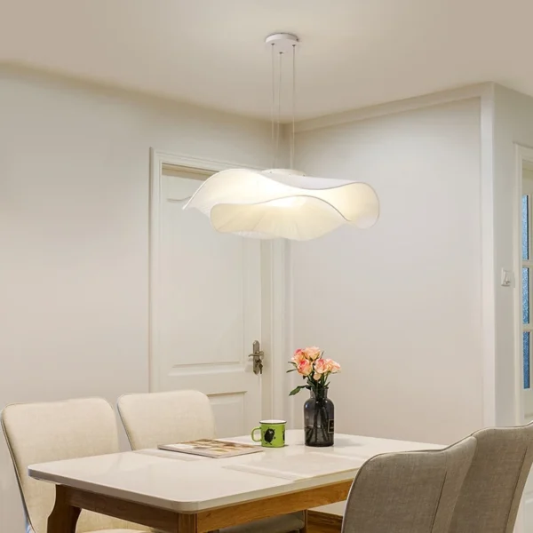 kf-S4572f142dd1b4904aba52b0eca5f7bd0A Lustre Escultural Forma Orgânica De Tecido Branco Para Mesa De Jantar