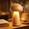 Abajur Moderno Luminária Tipo Cogumelo Cor Madeira e Bateria Recarregável Para Mesa Home Office, Quartos e Salas