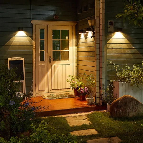 kf-Sddfea31398f74c12acc54d0e2b7ff9e8o Arandela Solar IP65 Impermeável Com 1 Facho Alumínio Preto Áreas Externas Em Jardins e Fachadas