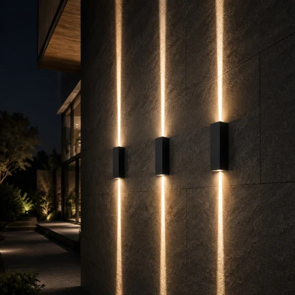 Arandela IP65 com fachos para áreas externas LED 12W IP65 Feixe Estreito Para Varandas, Fachadas e Jardins