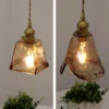 Pendente Retrô de Vidro Âmbar com Cordão Ajustável em Latão Dourado Para Bancada e Mesa de Jantar