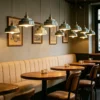 Pendente de Cerâmica Pintada Retrô com Soquete E27 - composição em restaurante Pendente de Cerâmica Pintada Retrô com Soquete E27 - composição em restaurante